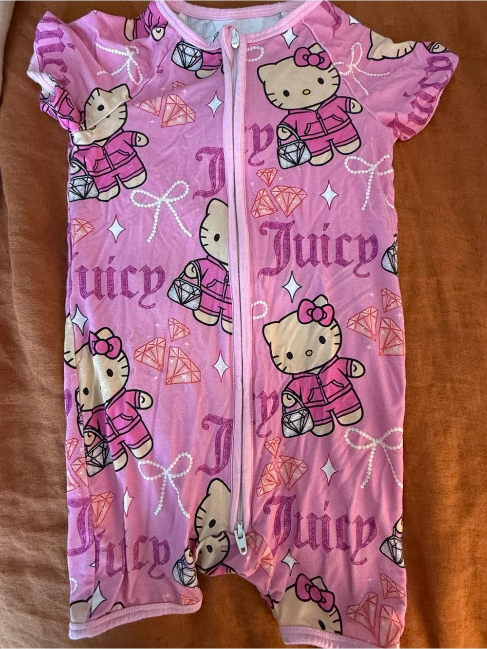 Bamboo shortie hello Kitty x Juicy Couture Pink Baby Romper